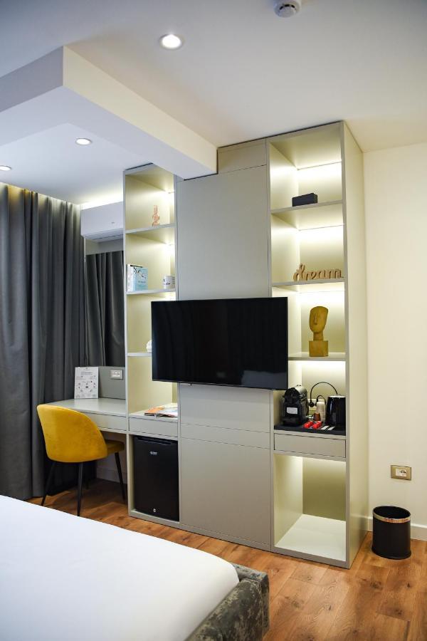 Hotel The Wilson Tirana Exterior foto