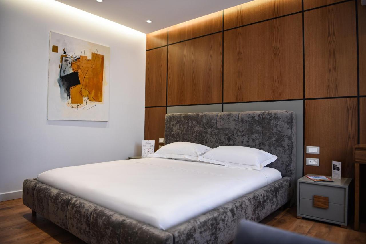 Hotel The Wilson Tirana Exterior foto